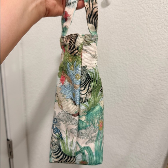 Gucci Beauty Tiger Multicolor Tote Bag- New in Box - Picture 6 of 8